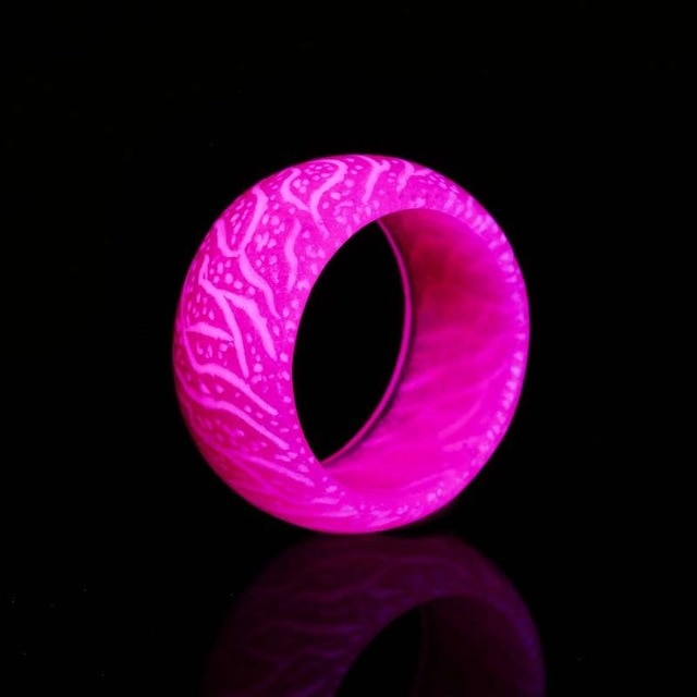 Love Glow Ring Zendrop